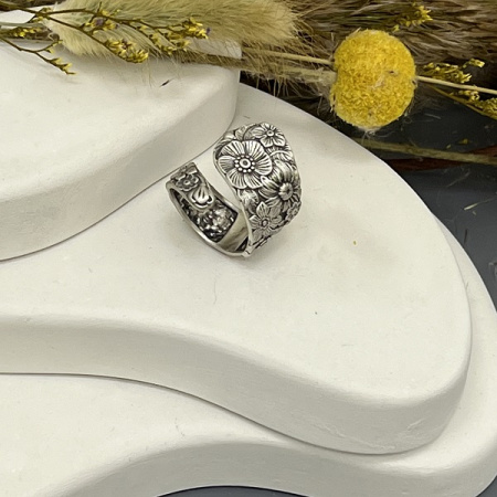 Серебряное кольцо Лютики